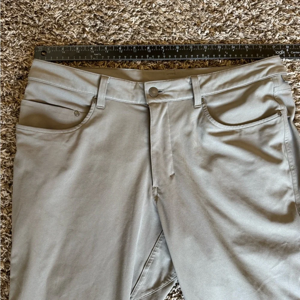 Lululemon Men’s ABC Slim Fit Chino Pants Khaki 33x30 - Picture 3 of 4